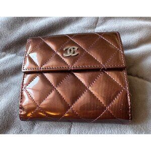 Chanel Quilted Striated Patent Leather S Double Compact Wallet Authentic